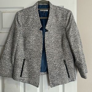 Kasper tweed blue, white and tan jckt, 3/4 sleeves, zipper pockets, lined, sz 10